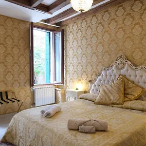  Apartamento La Residenza Di Carlo Close To Piazza San Marco Italia